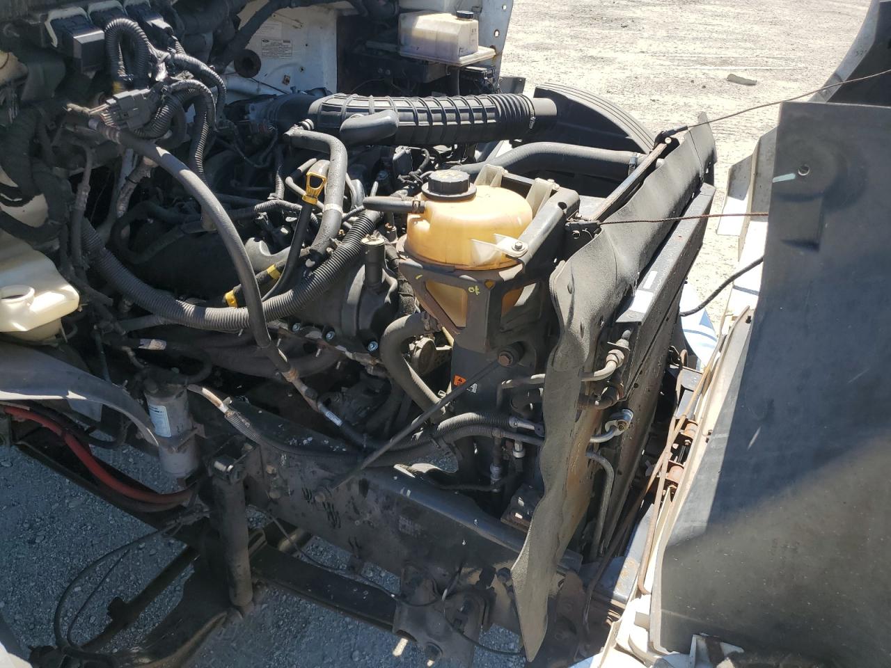 Ford F-650 Super Duty Image 8