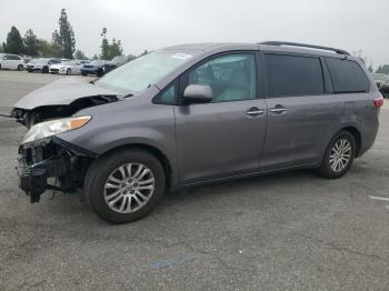  Salvage Toyota Sienna