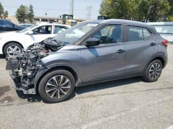  Salvage Nissan Kicks