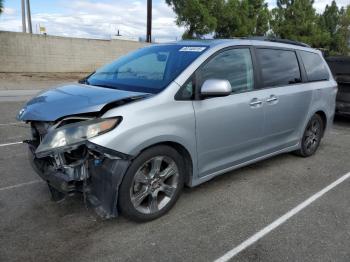  Salvage Toyota Sienna