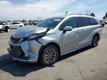  Salvage Toyota Sienna