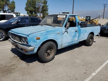  Salvage Toyota Hilux