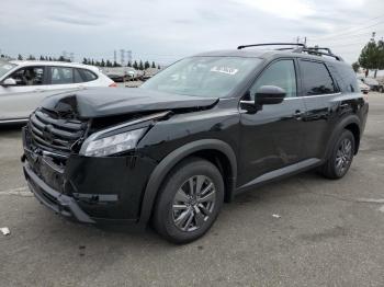  Salvage Nissan Pathfinder