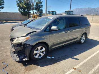  Salvage Toyota Sienna