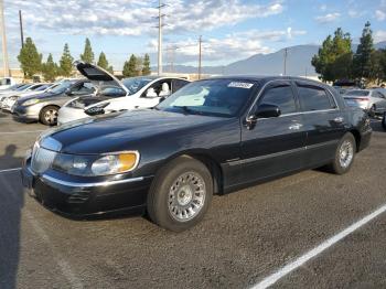  Salvage Lincoln Towncar