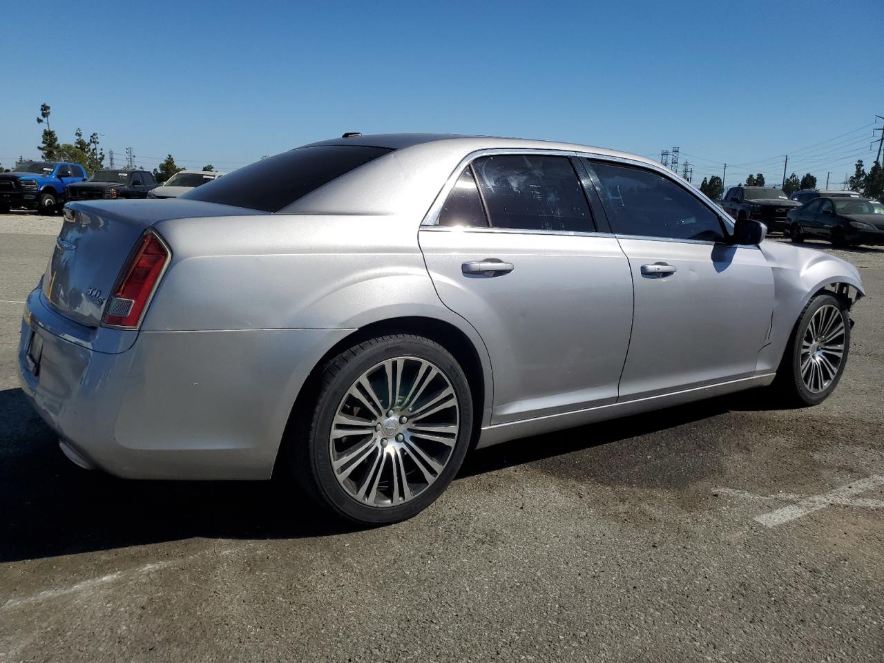 Chrysler 300 S Image 2