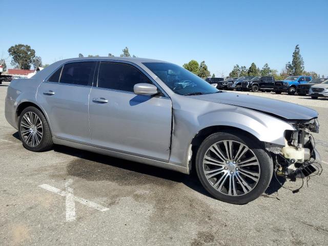 Chrysler 300 S Image 4