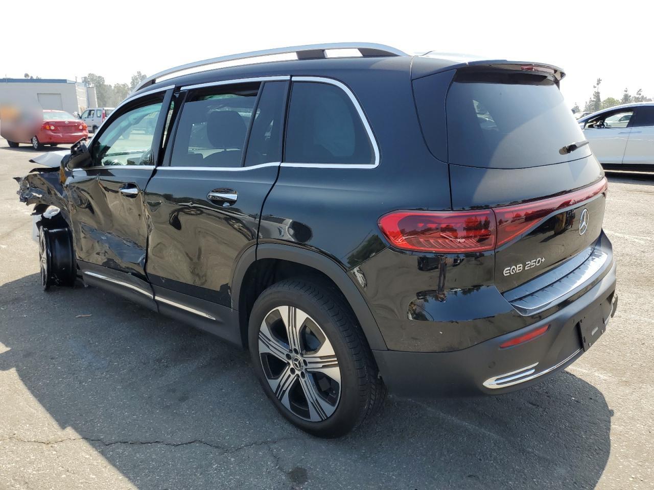 Mercedes-Benz EQB 250+ Image 3