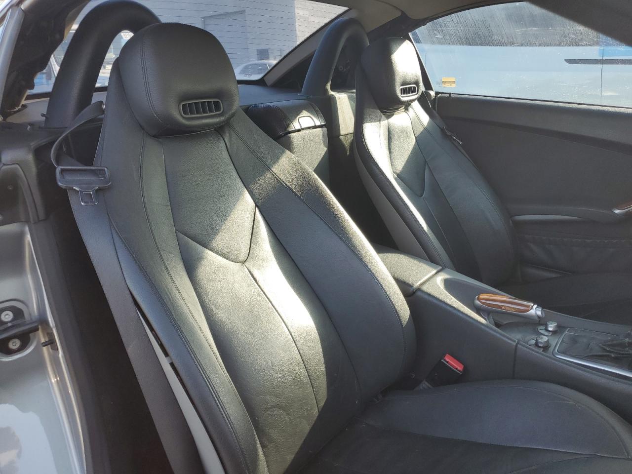 Mercedes-Benz Slk-class 300 Image 9