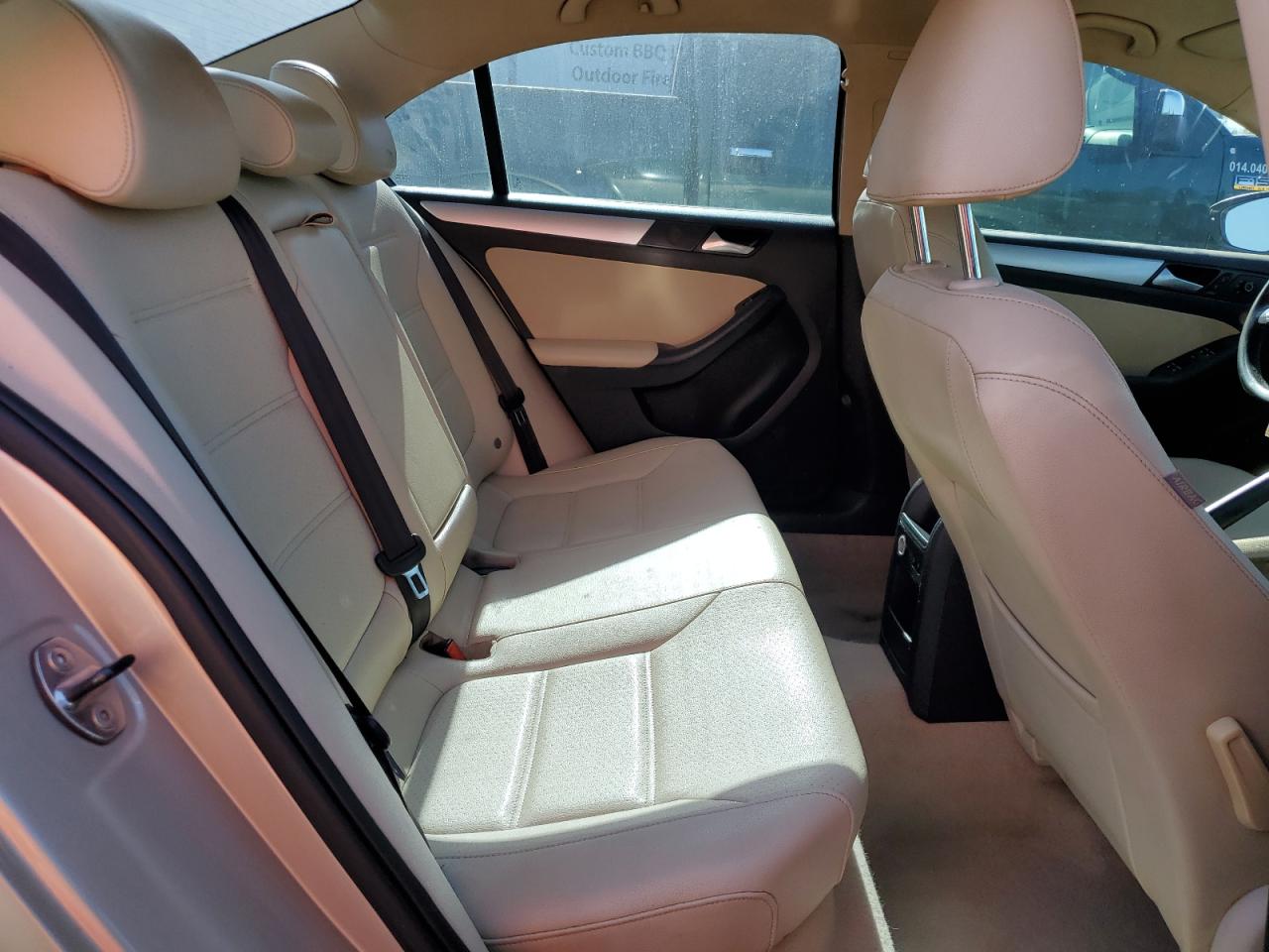 Volkswagen Jetta Hybrid Image 12