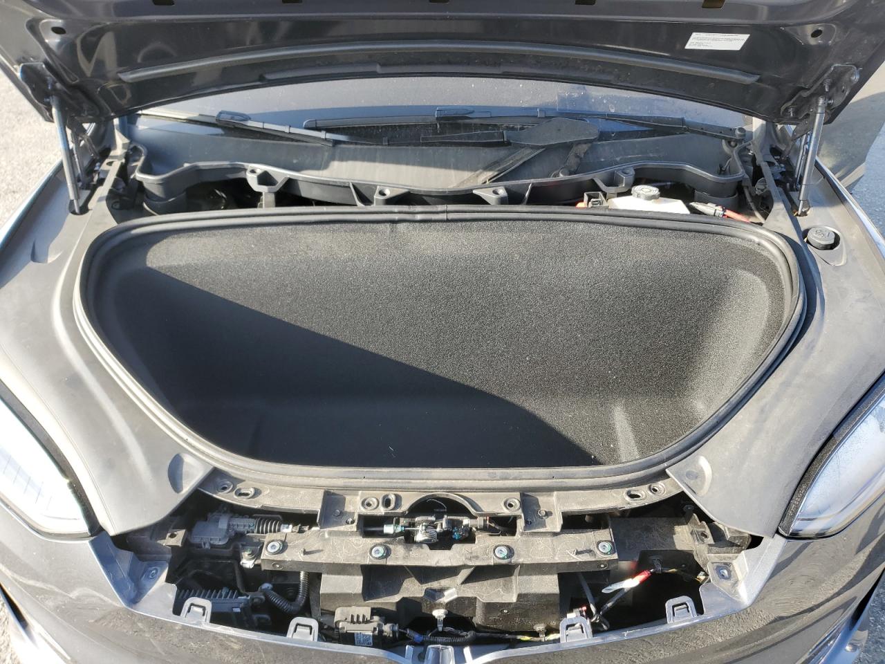 Tesla Model X Image 11