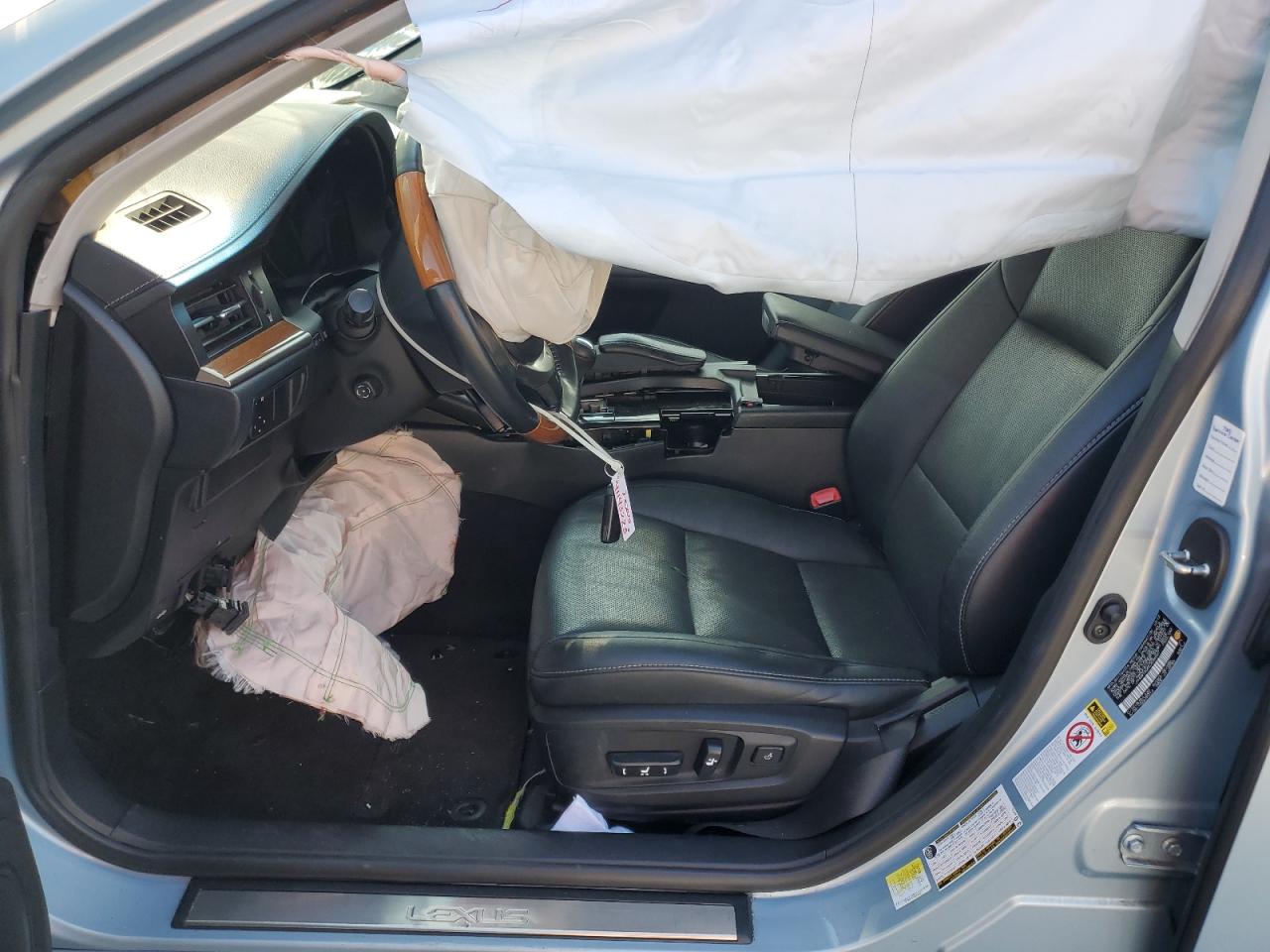 Lexus Es 300h Image 2