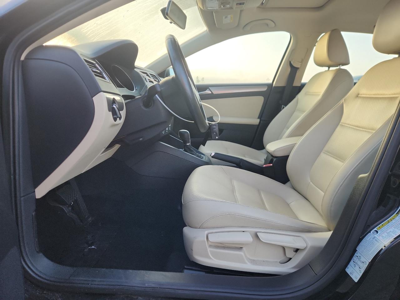 Volkswagen Jetta Se Image 2