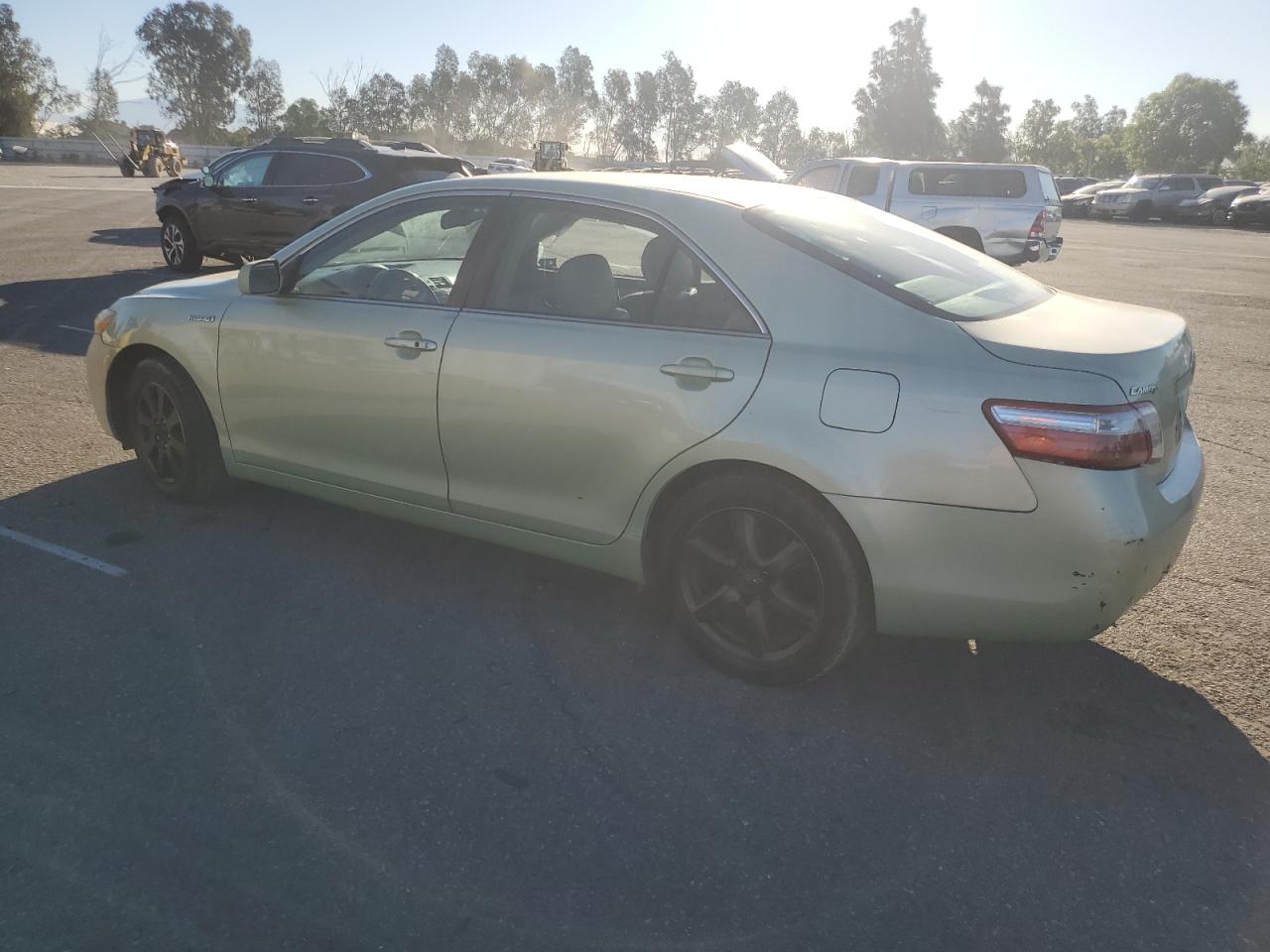 Toyota Camry Hybrid Image 3