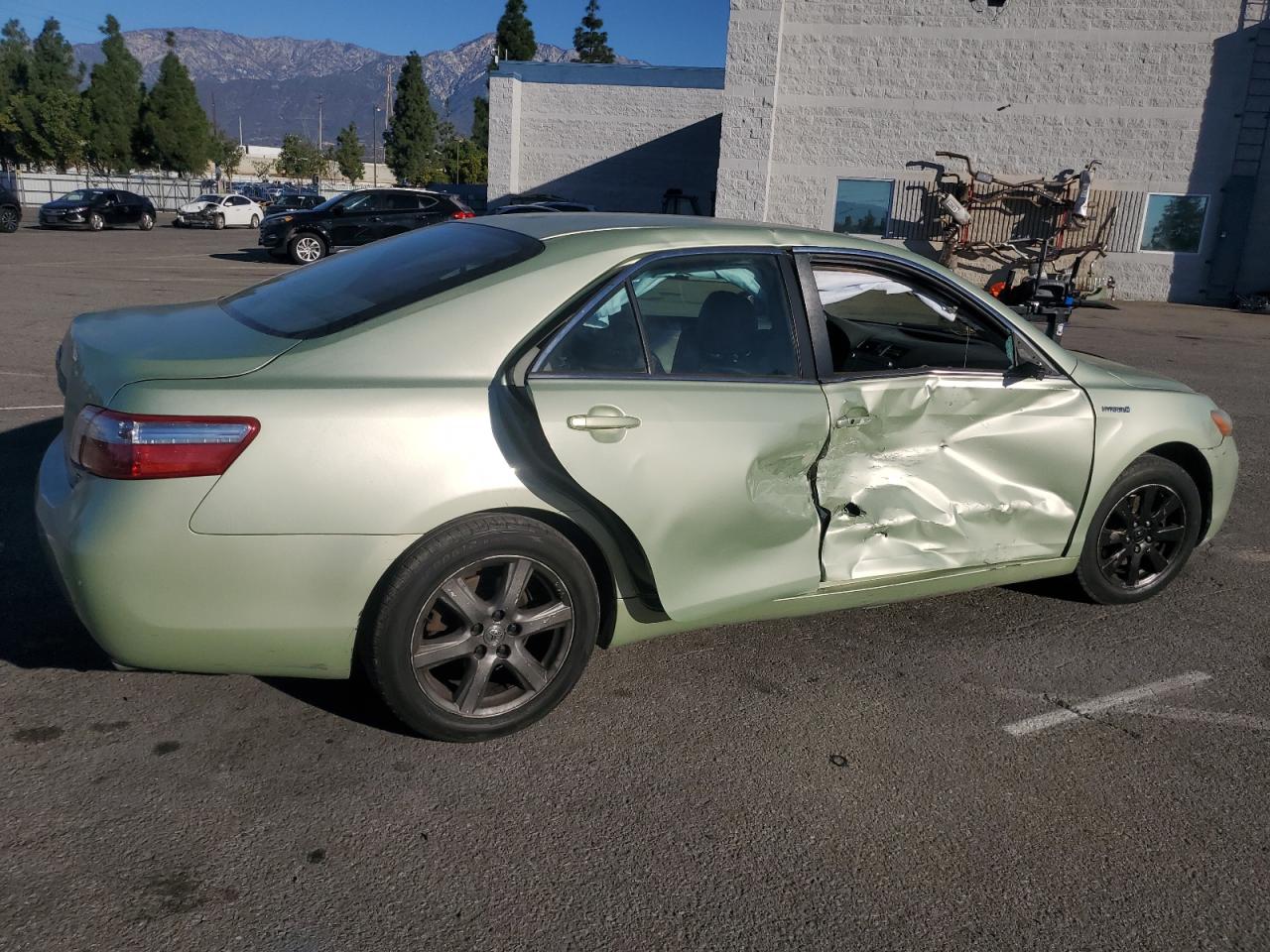 Toyota Camry Hybrid Image 4