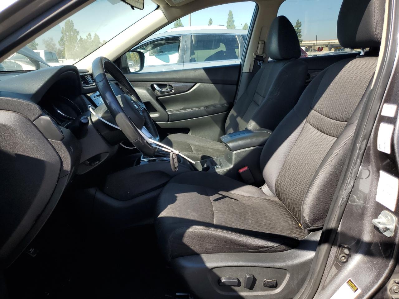 Nissan Rogue S Image 2