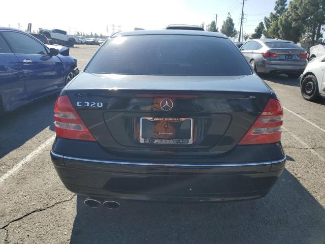 Mercedes-Benz C-Class 320 Image 11