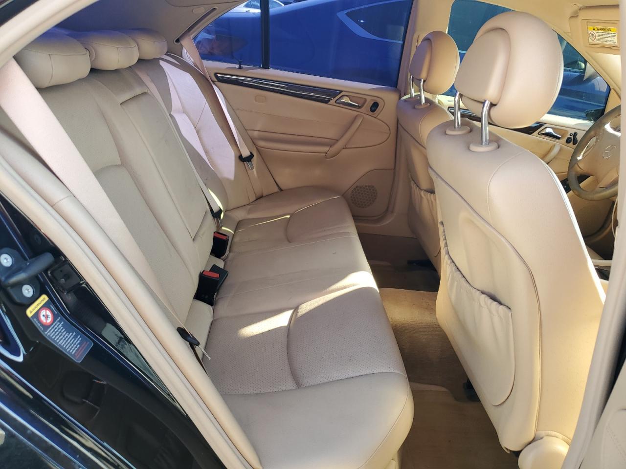 Mercedes-Benz C-Class 320 Image 7