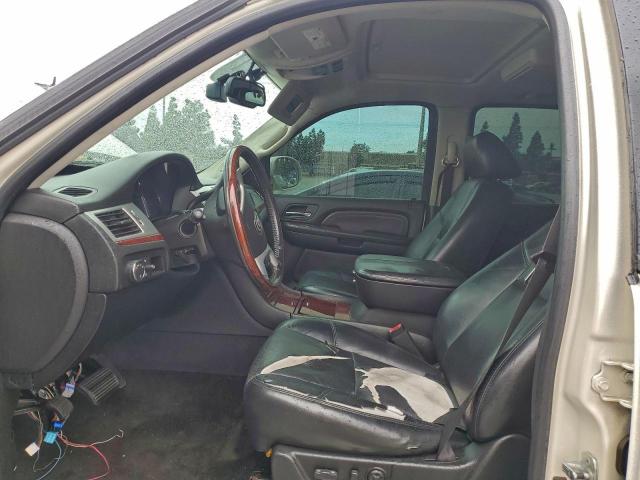 Cadillac Escalade Luxury Image 3