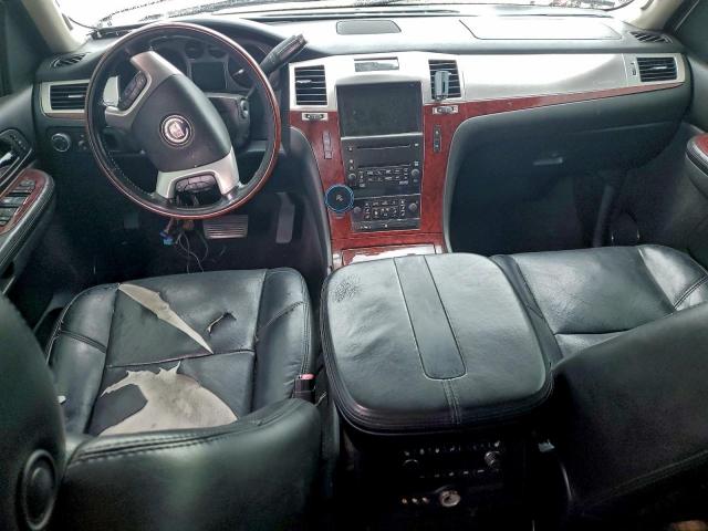 Cadillac Escalade Luxury Image 2