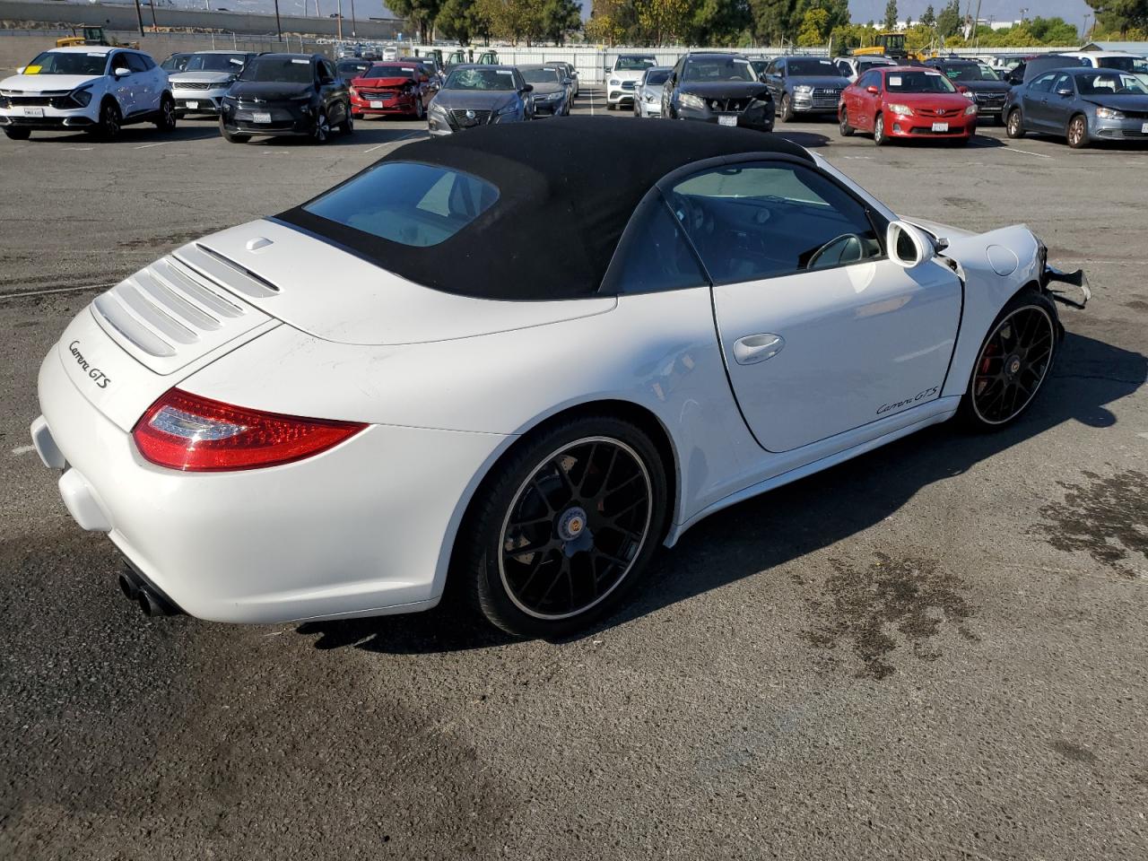 Porsche 911 Carrera S Image 2