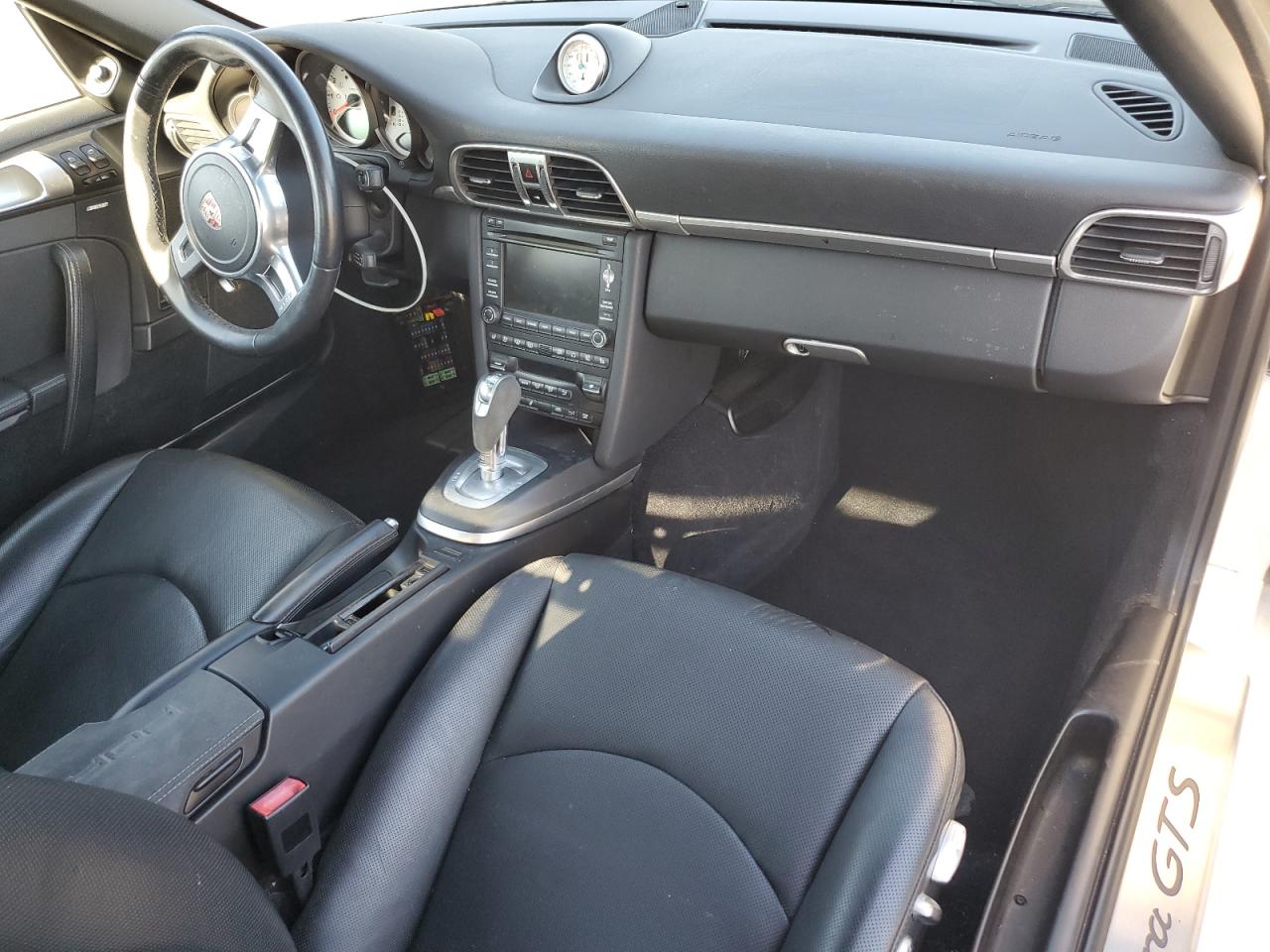 Porsche 911 Carrera S Image 11