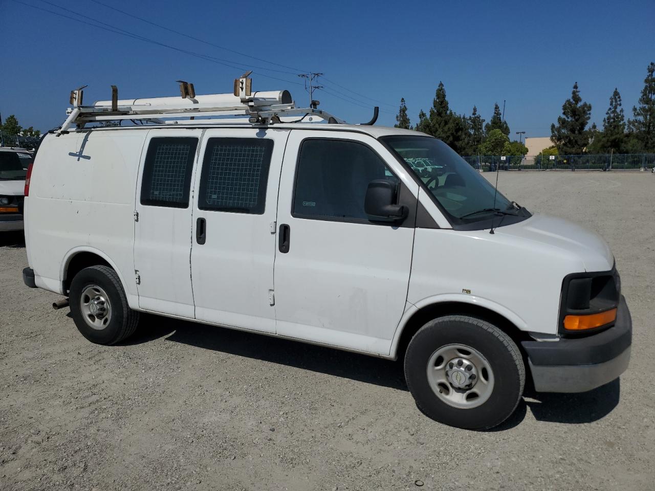 Chevrolet Express Image 6
