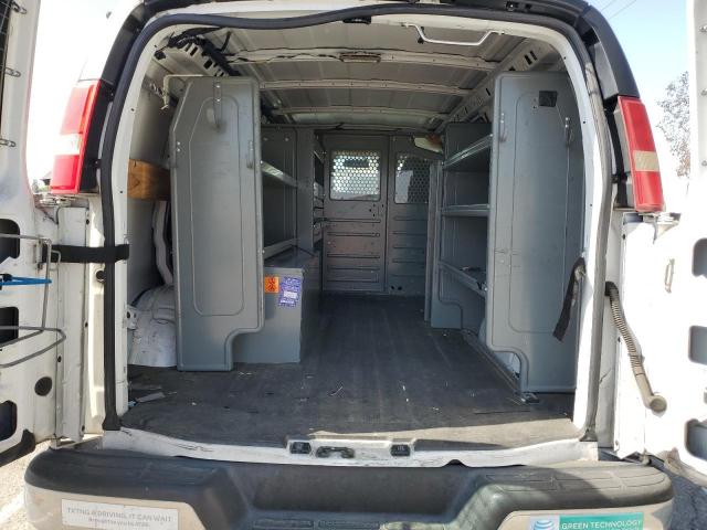 Chevrolet Express Image 12