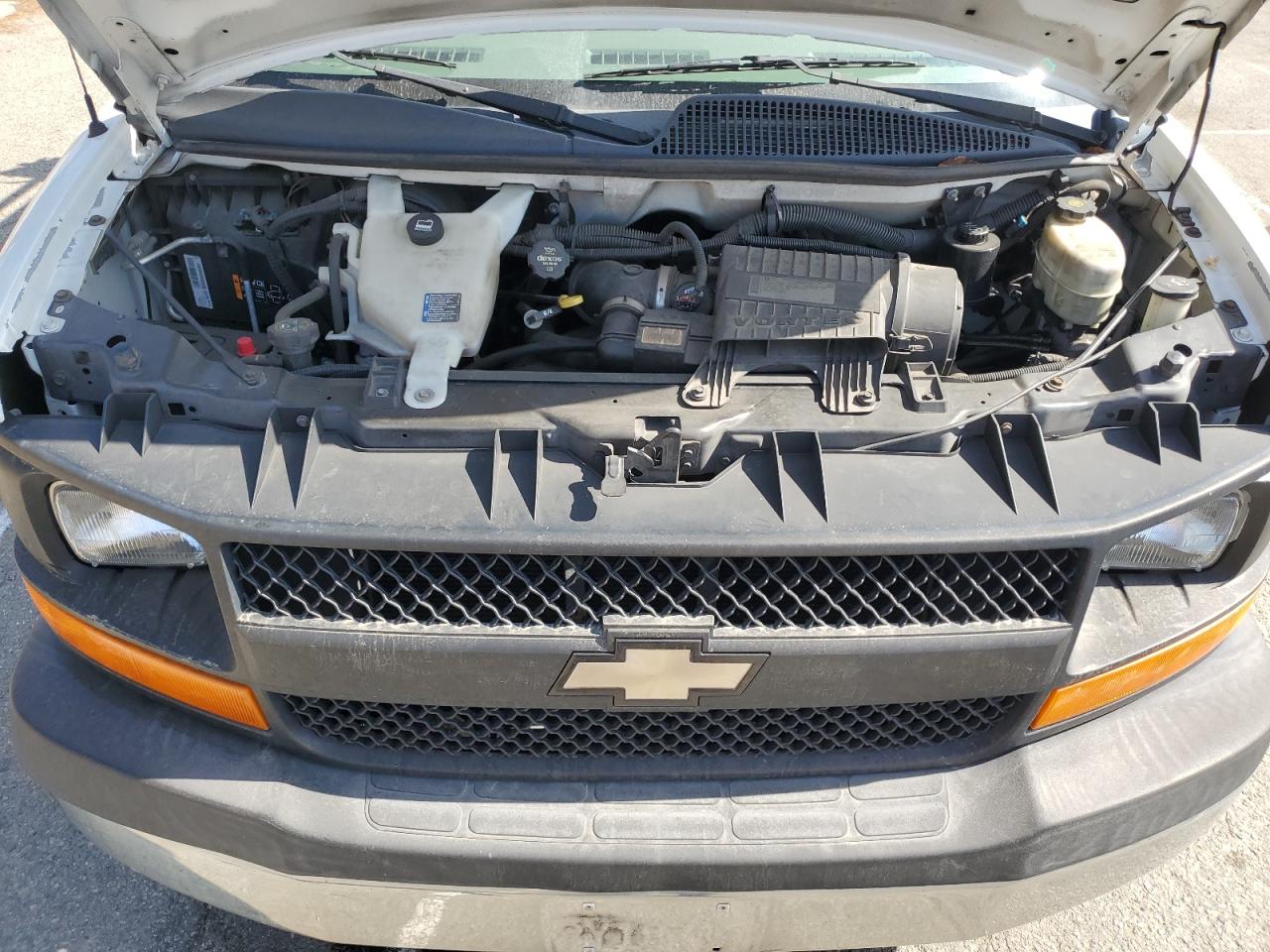 Chevrolet Express Image 14