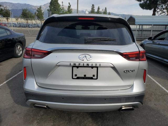 INFINITI Qx Essential Image 6