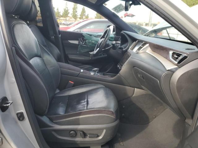 INFINITI Qx Essential Image 7