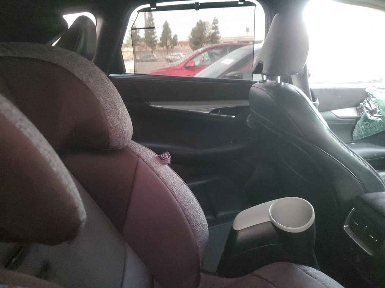 INFINITI Qx Essential Image 12