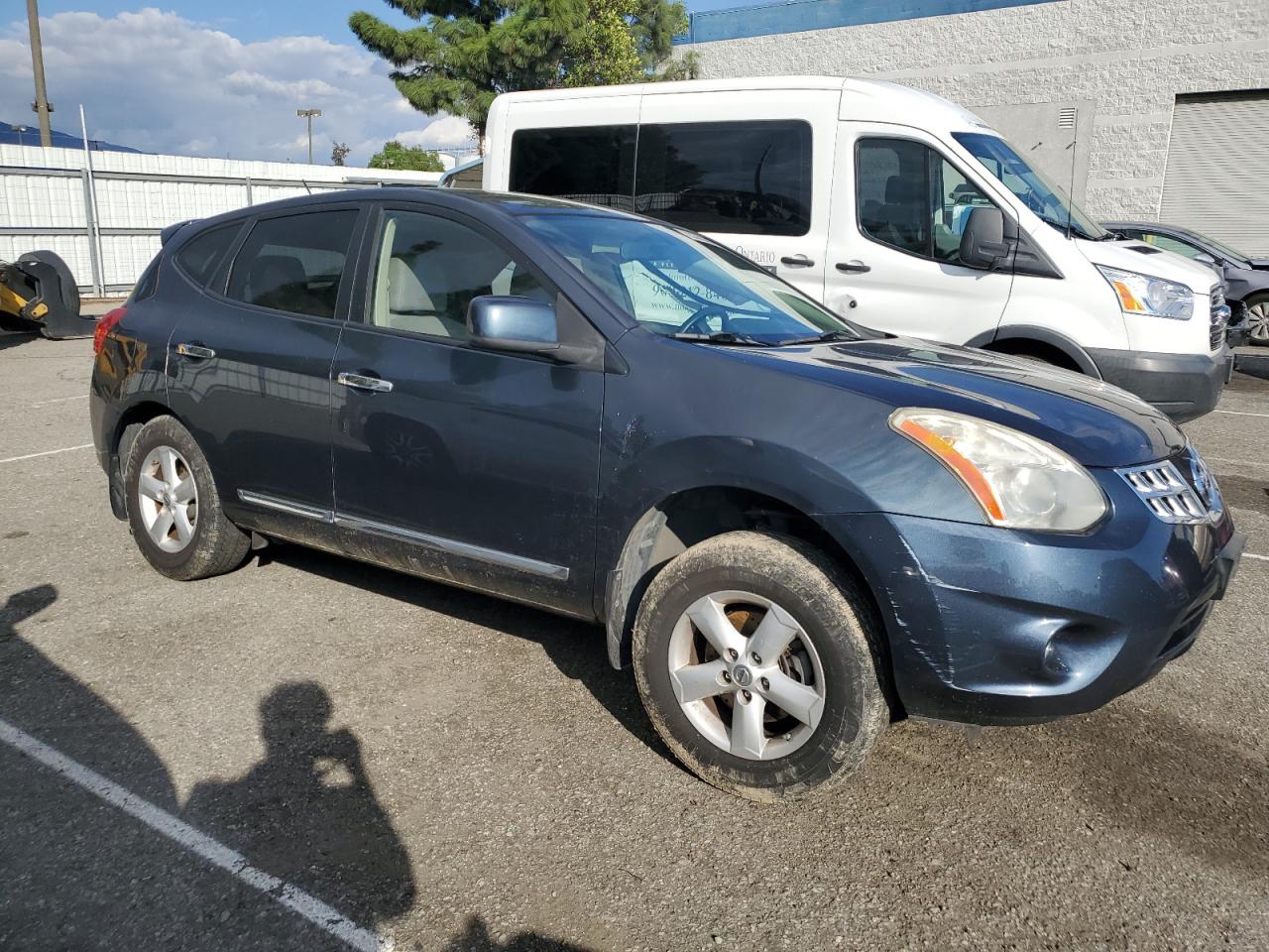 Nissan Rogue S Image 4