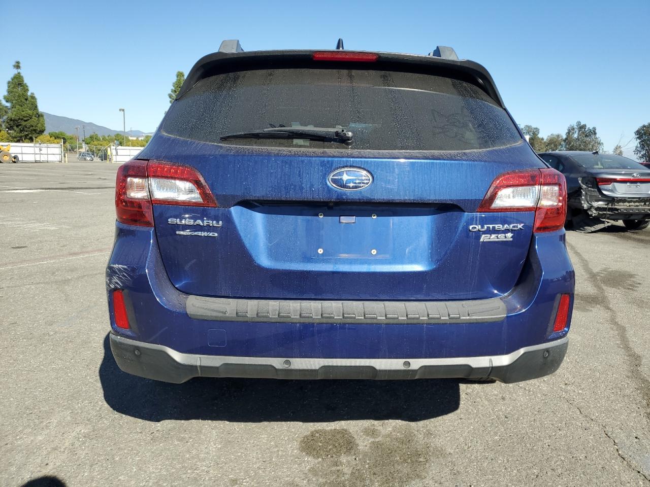 Subaru Outback 2.5i Limited Image 12