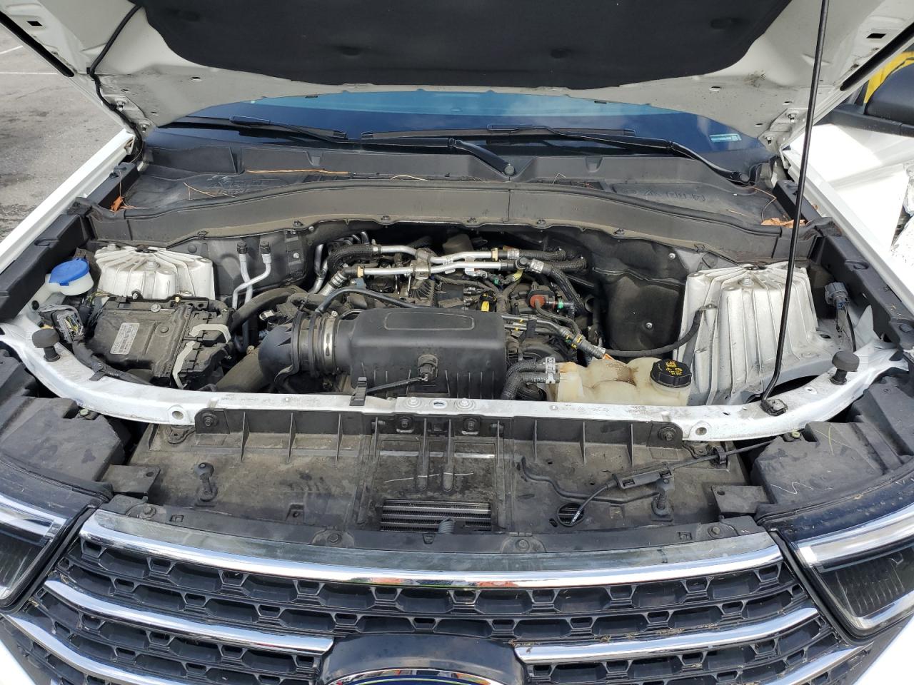 Ford Explorer Xlt Image 8