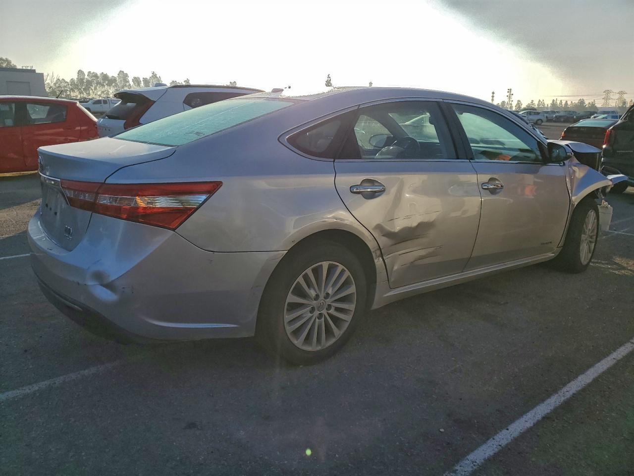 Toyota Avalon Hybrid Image 3