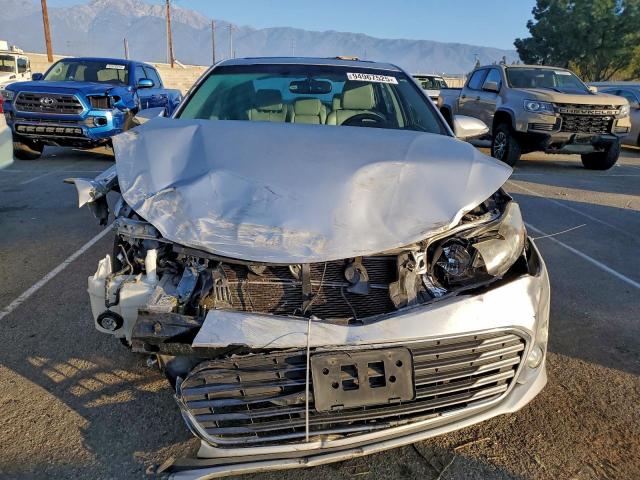 Toyota Avalon Hybrid Image 12