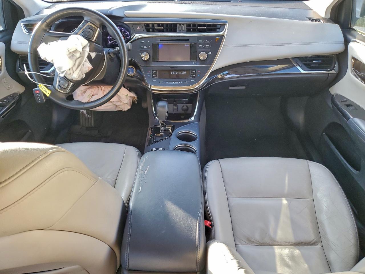 Toyota Avalon Hybrid Image 5