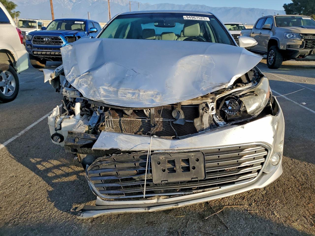 Toyota Avalon Hybrid Image 9