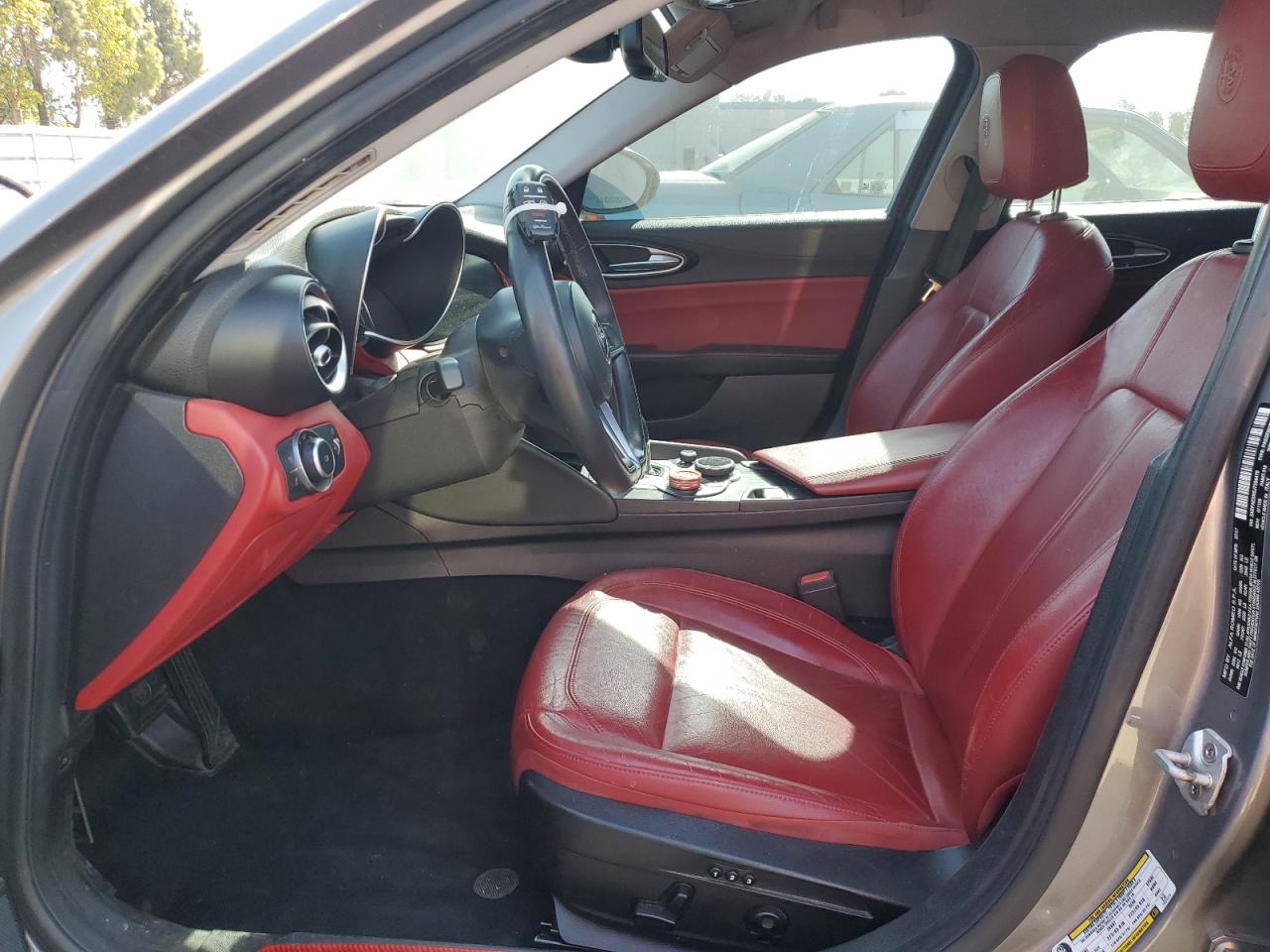 Alfa Romeo Giulia Image 11