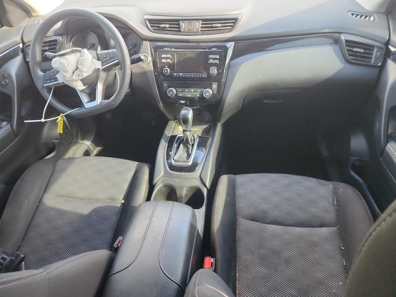 Nissan Rogue S Image 4