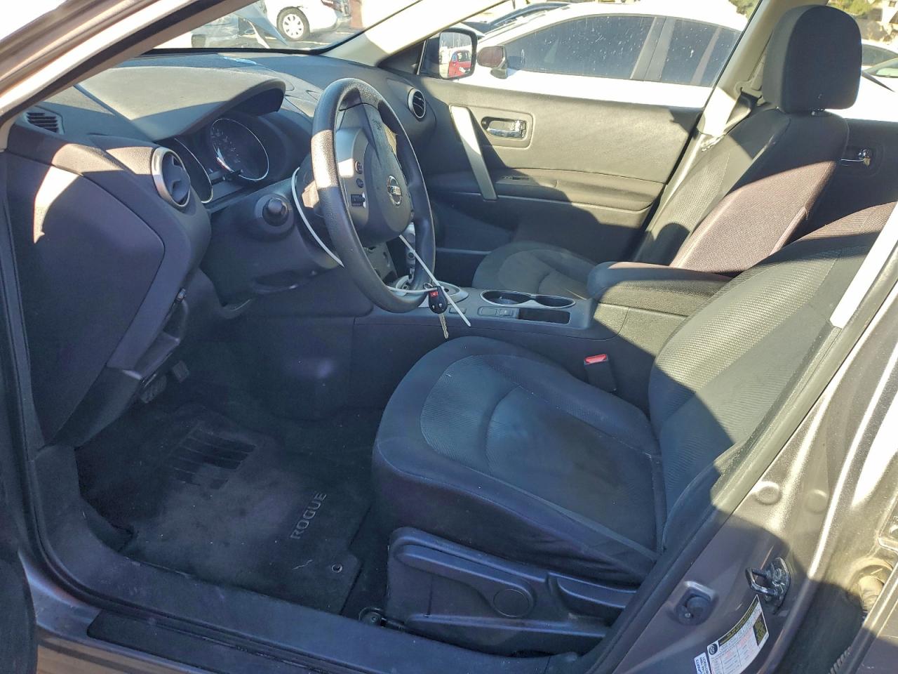 Nissan Rogue S Image 4