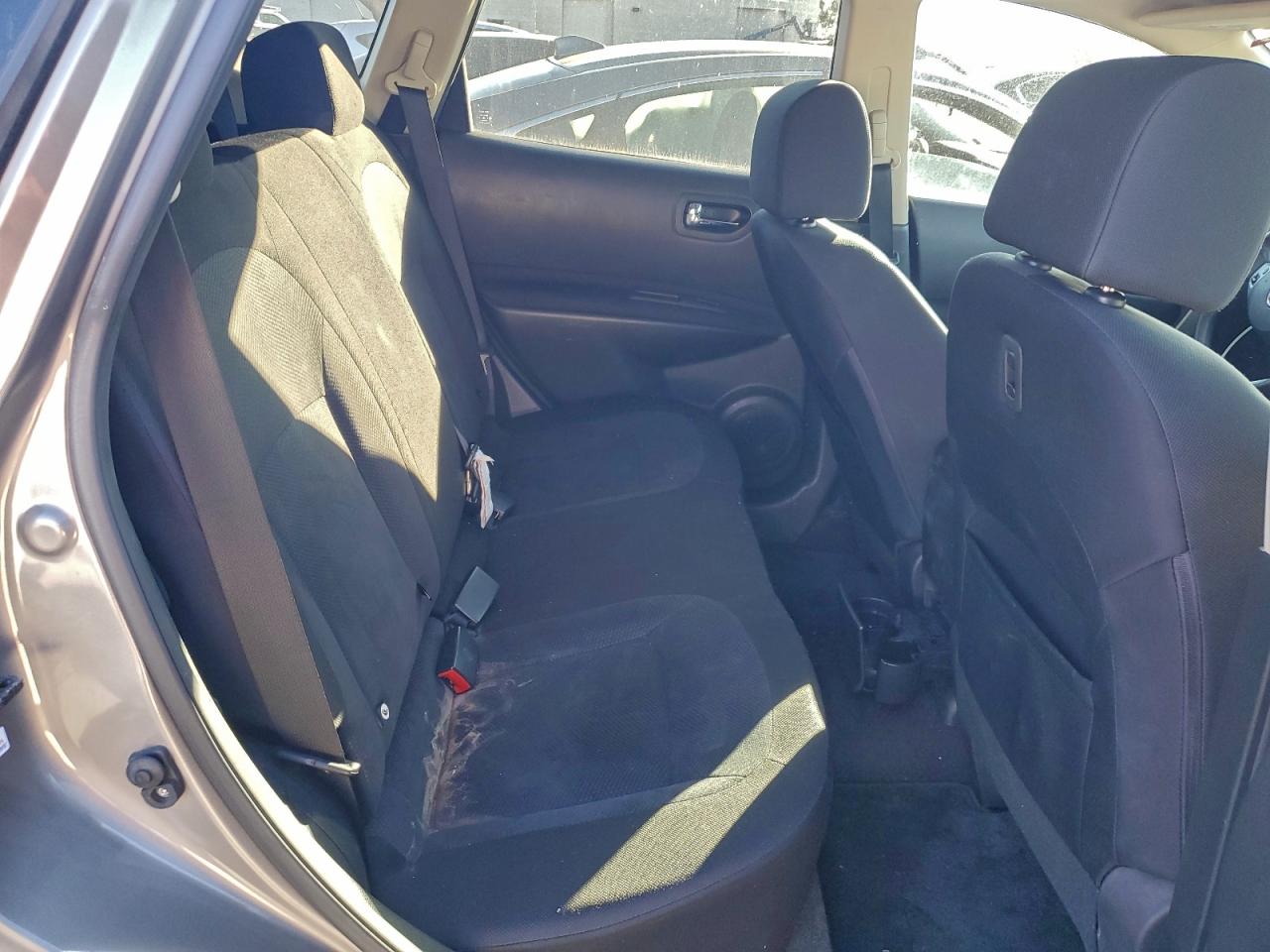 Nissan Rogue S Image 3