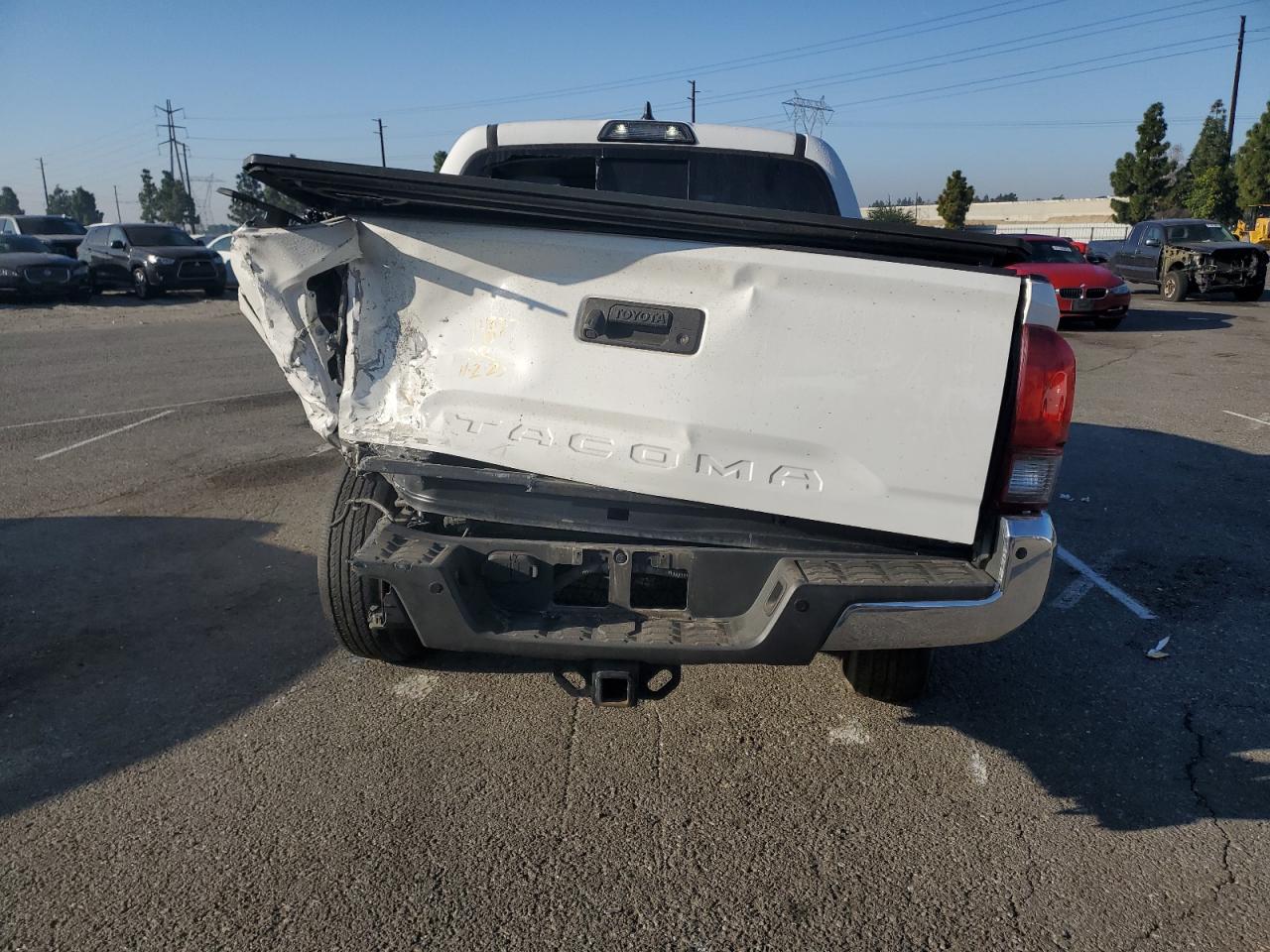 Toyota Tacoma Double Cab Image 3