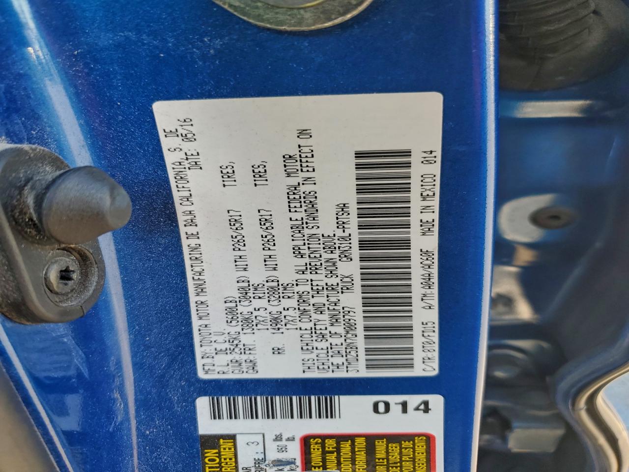 Toyota Tacoma Double Cab Image 12