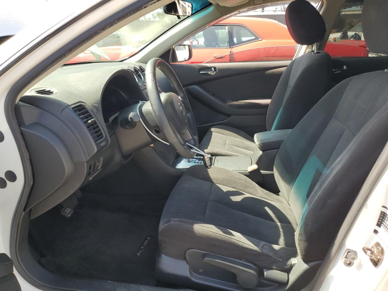 Nissan Altima Base Image 5