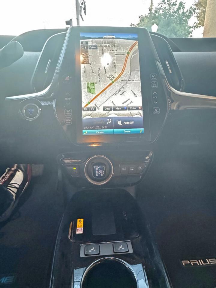 Toyota Prius Le Image 2