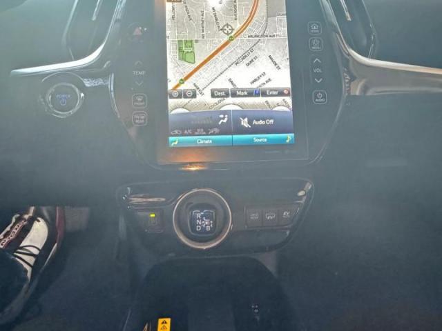 Toyota Prius Le Image 2