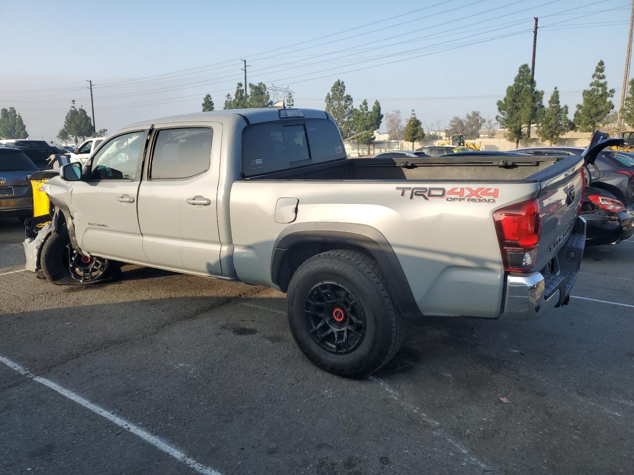 Toyota Tacoma Double Cab Image 3