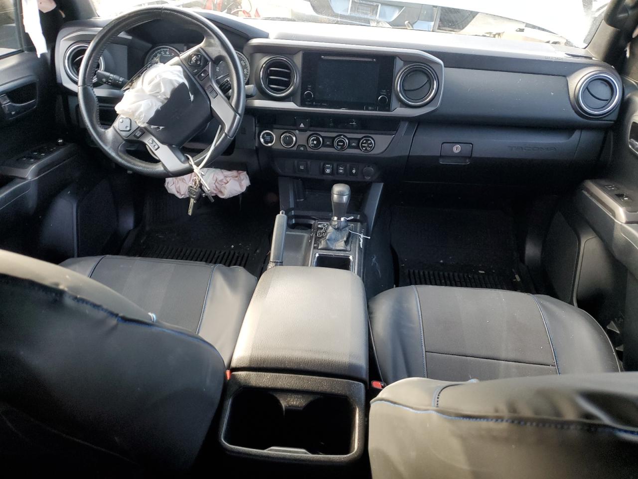 Toyota Tacoma Double Cab Image 12